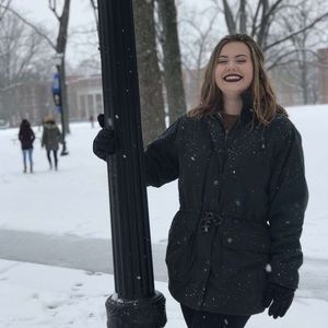 Meet your Posher, Holly